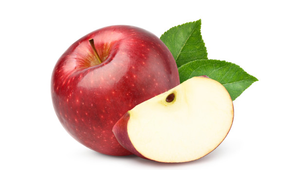 Fresh,Red,Apple,Fruit,With,Sliced,And,Green,Leaves,Isolated